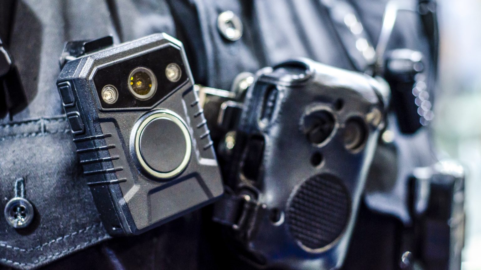 what-do-unarmed-security-guards-carry